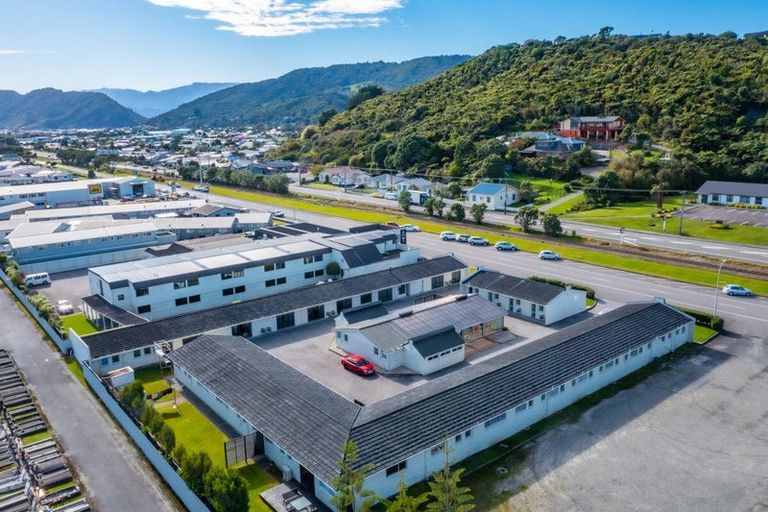 Photo of property in 72-76 Tasman Street, Mount Cook, Wellington, 6021