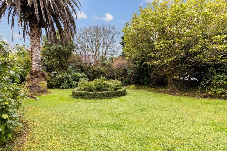 Photo of property in 1097 Junction Road, Egmont Village, New Plymouth, 4372