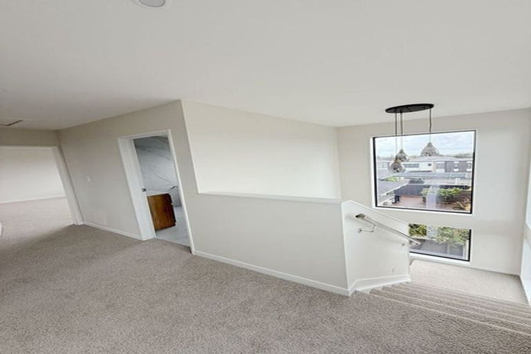 Photo of property in 73 Hutchinsons Road, Bucklands Beach, Auckland, 2014