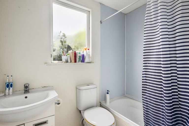 Photo of property in 33 Verviers Street, Karori, Wellington, 6012