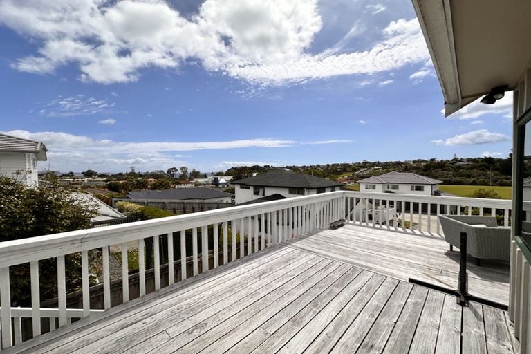 Photo of property in 10 Pae Moana Place, Stanmore Bay, Whangaparaoa, 0932