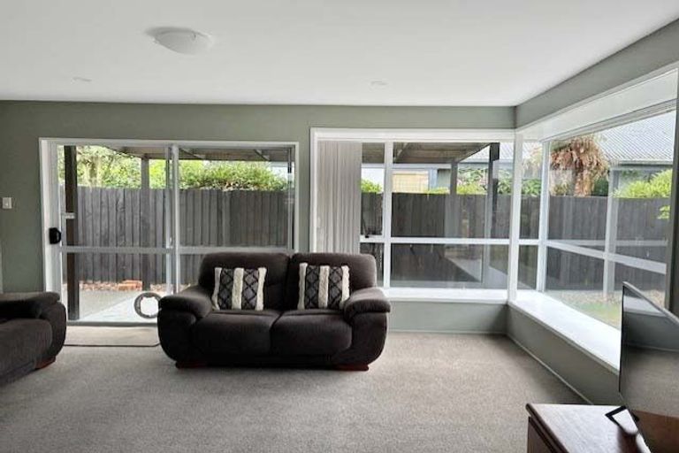 Photo of property in 12b Melford Close, Rangiora, 7400