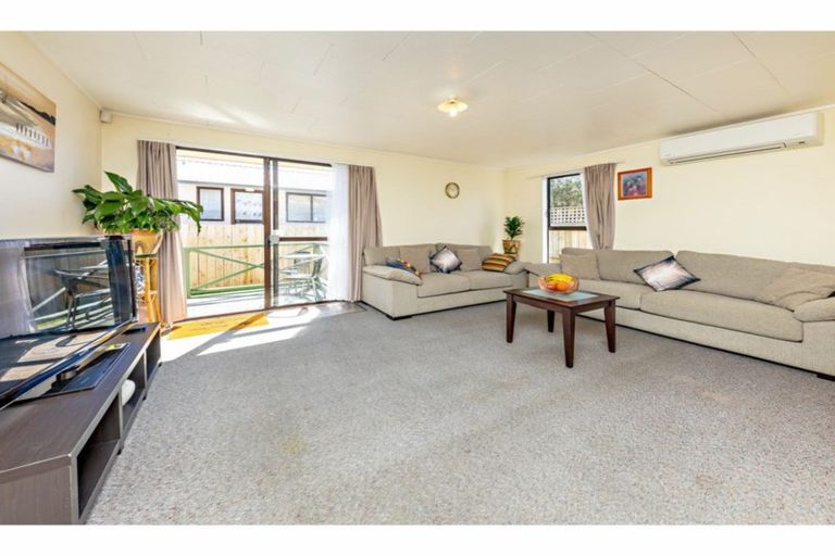 Photo of property in 3/35 Waterview Road West, Takanini, 2112