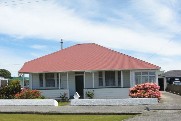 Photo of property in 88 Queen Street, Westport, 7825