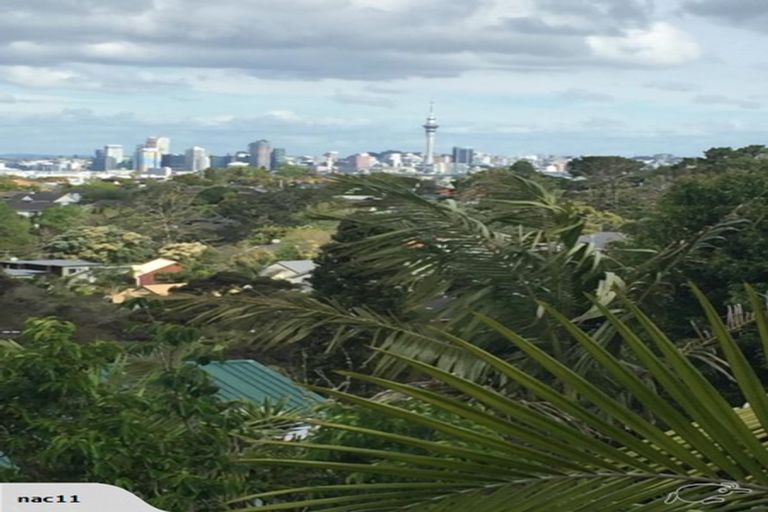 Photo of property in 1/165 Birkenhead Avenue, Birkenhead, Auckland, 0626