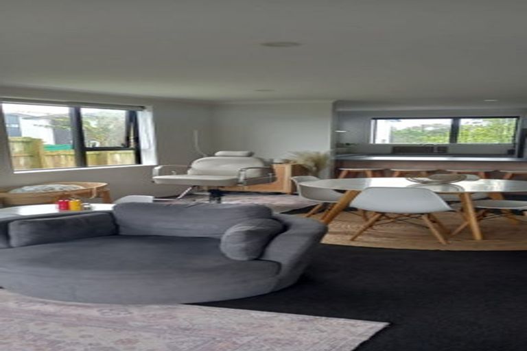 Photo of property in 17 Discovery Place, Marfell, New Plymouth, 4310