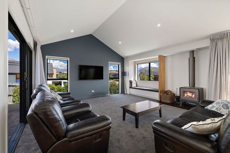 Photo of property in 14 Mount Nicholas Avenue, Wanaka, 9305