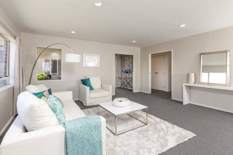 Photo of property in 14 Ribbonwood Crescent, Goodwood Heights, Auckland, 2105