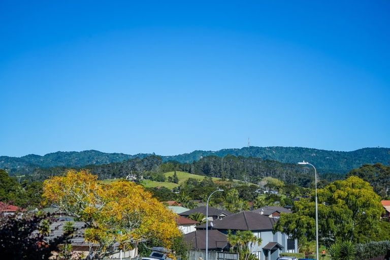Photo of property in 42 San Marino Drive West, Henderson, Auckland, 0612