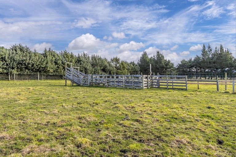 Photo of property in 422 Stonyflat Road, Loburn, Rangiora, 7472