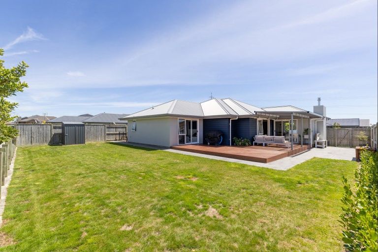 Photo of property in 6 Atlantic Drive, Fitzherbert, Palmerston North, 4410