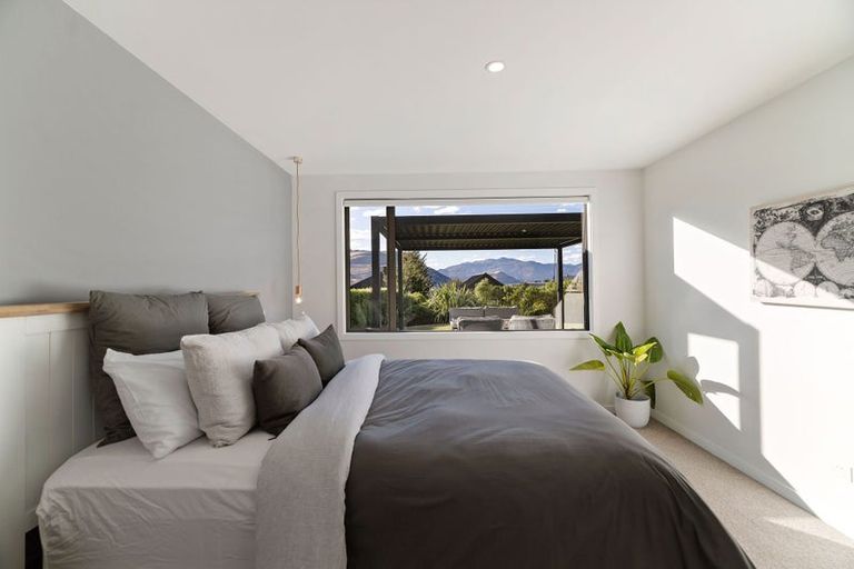Photo of property in 3 Caithness Court, Jacks Point, Queenstown, 9371