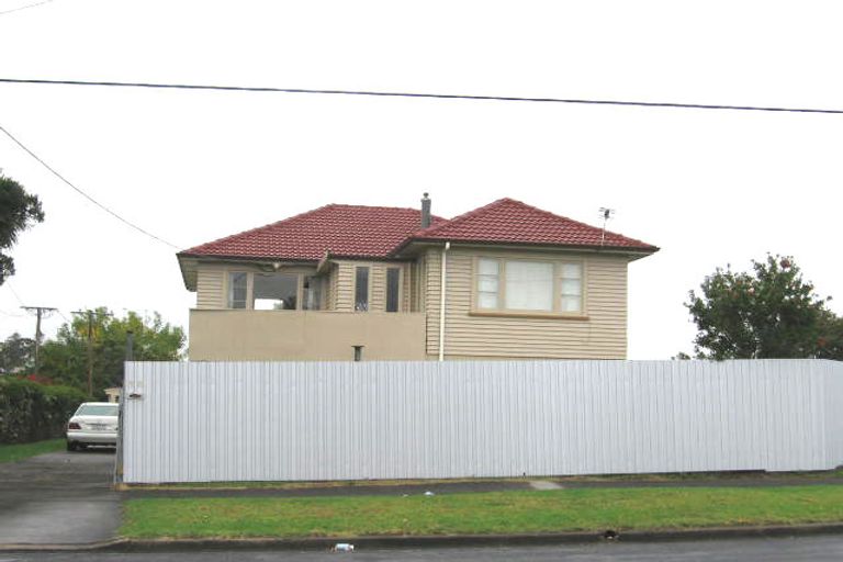 Photo of property in 30 Woodglen Road, Glen Eden, Auckland, 0602