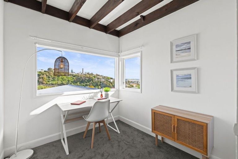 Photo of property in 20 Shakespeare Road, Bastia Hill, Whanganui, 4500