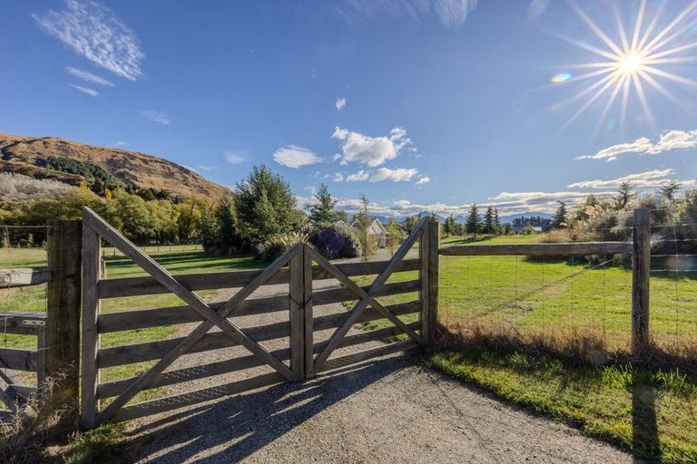 Photo of property in 930 Mount Barker Road, Wanaka, 9382