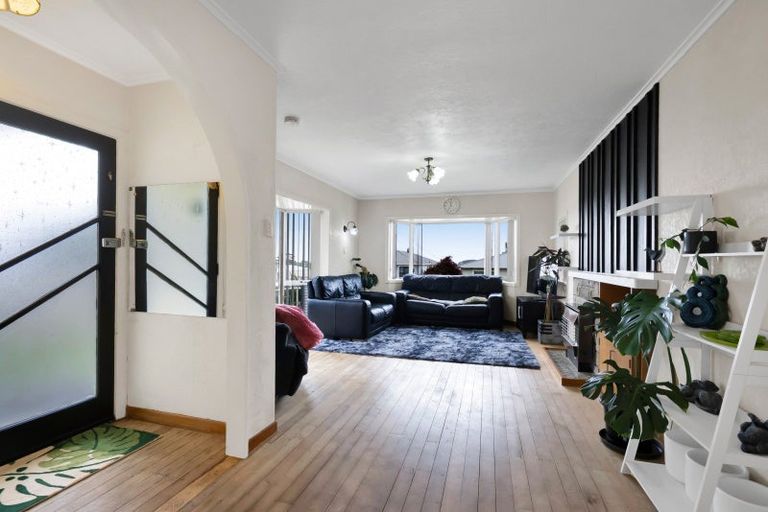 Photo of property in 5 Watene Crescent, Waitara, 4320