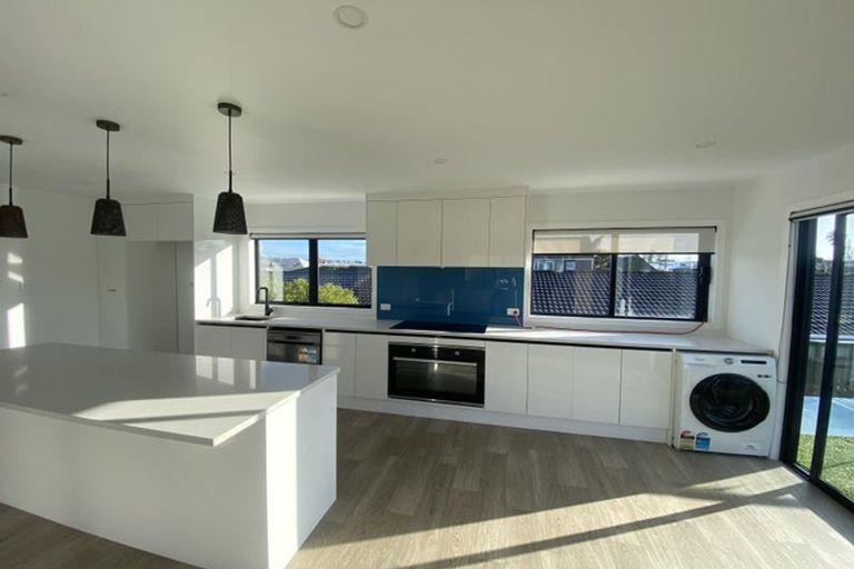 Photo of property in 7/19 Milton Road, Orewa, 0931