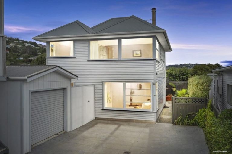 Photo of property in 96 Lyall Parade, Lyall Bay, Wellington, 6022