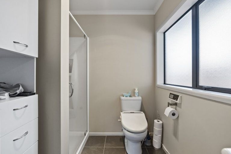 Photo of property in 2a Wallath Road, Westown, New Plymouth, 4310