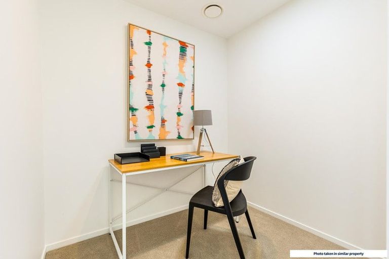 Photo of property in 54 Rauemi Way, Te Atatu South, Auckland, 0610