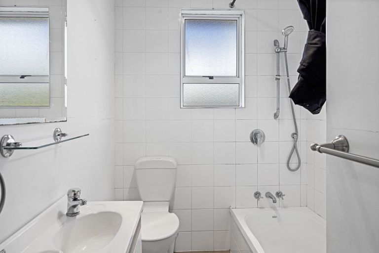 Photo of property in 5e Pembroke Street, Westown, New Plymouth, 4310