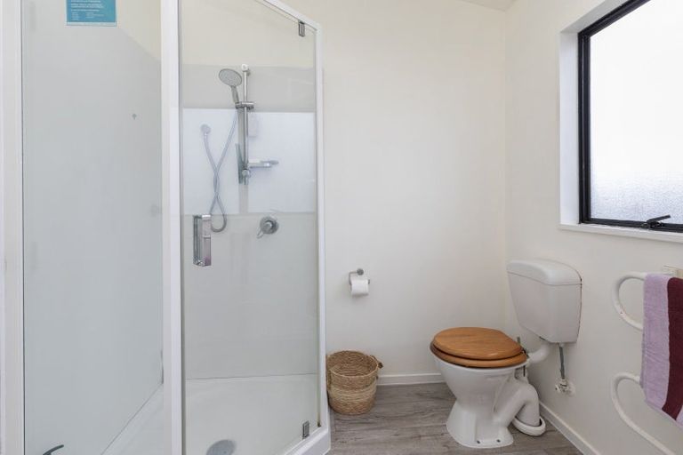 Photo of property in 64 Effingham Street, North New Brighton, Christchurch, 8083