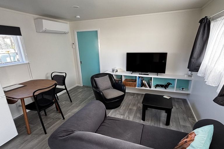 Photo of property in 43 Tauhinu Road, Miramar, Wellington, 6022