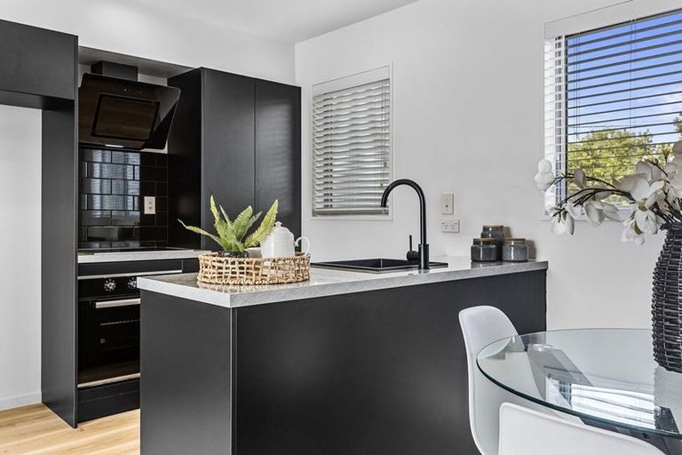 Photo of property in 143 Purchas Street, Edgeware, Christchurch, 8013