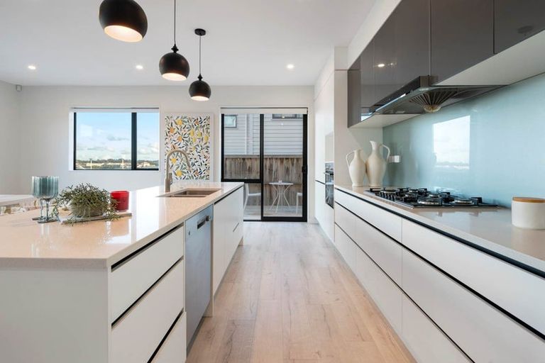 Photo of property in 15c Living Stream Road, Albany Heights, Auckland, 0632