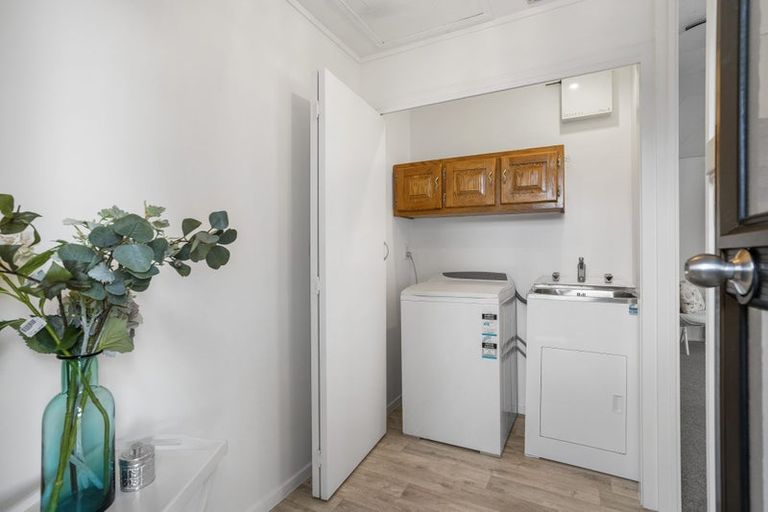 Photo of property in 39a Minaret Drive, Bucklands Beach, Auckland, 2014