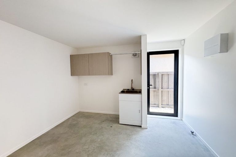 Photo of property in 12 Roxburgh Street, Sydenham, Christchurch, 8023