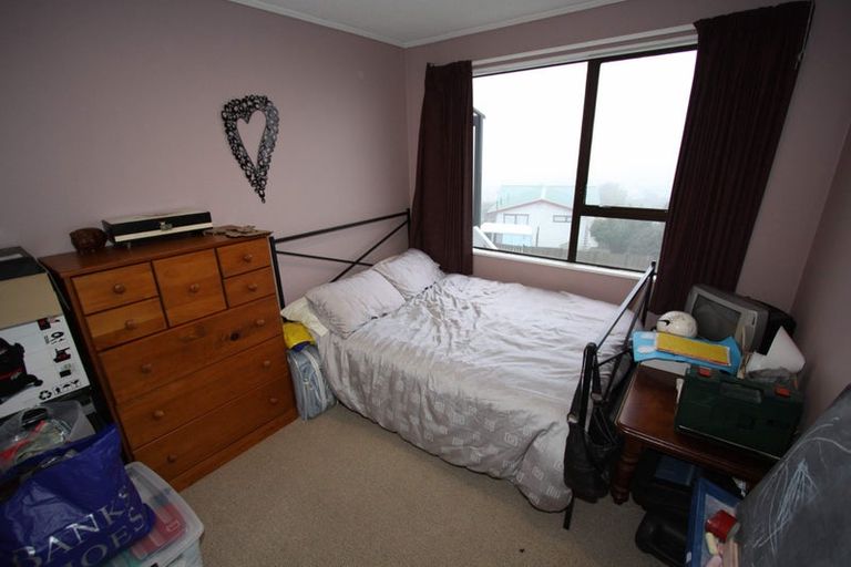 Photo of property in 15 Rice Crescent, Newlands, Wellington, 6037