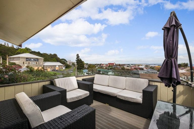 Photo of property in 100 Broad Street, Thames, 3500