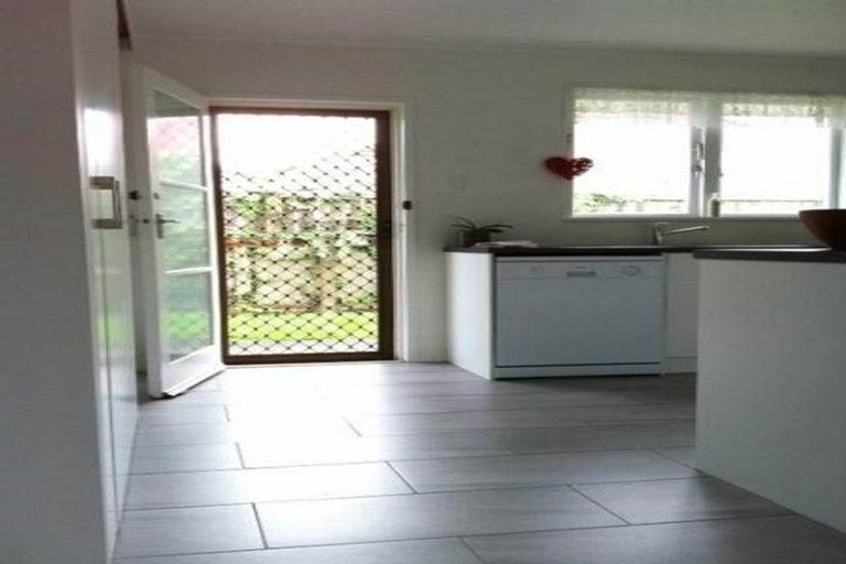 Photo of property in 2/8 Hillcrest Road, Papatoetoe, Auckland, 2025