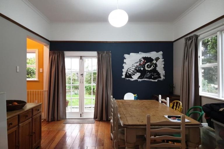 Photo of property in 25 Royal Street, Berhampore, Wellington, 6023