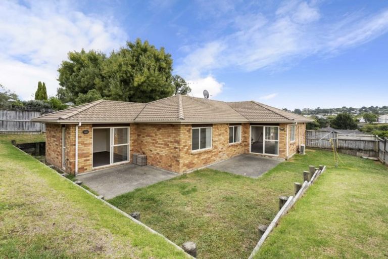 Photo of property in 4 Guinness Place, Massey, Auckland, 0614