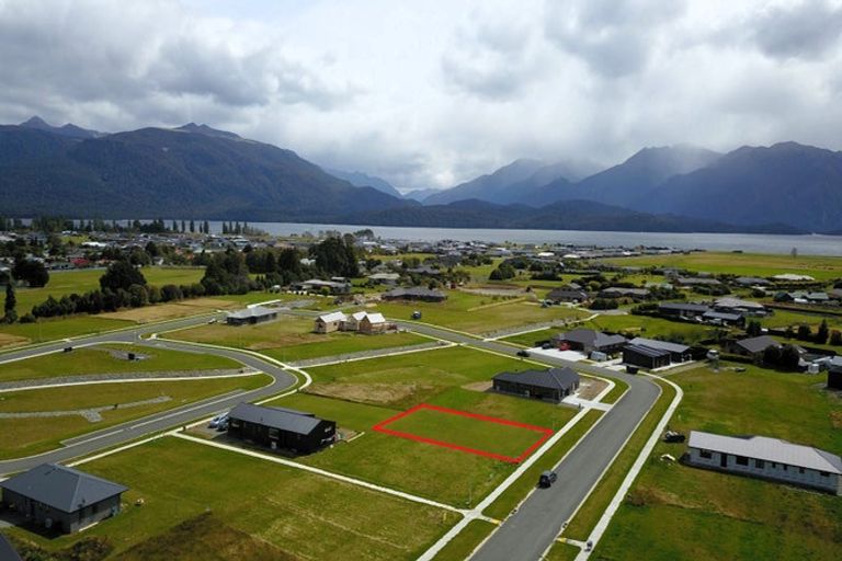 Photo of property in 100 Tukare Loop, Te Anau, 9600