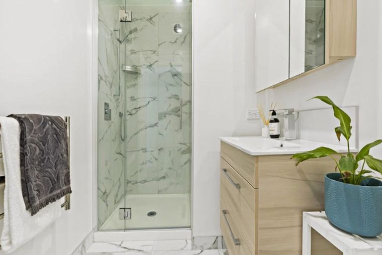 Photo of property in 2/2 Jadewynn Drive, Massey, Auckland, 0614