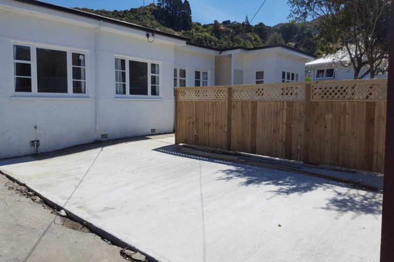 Photo of property in 37a Parkvale Road, Karori, Wellington, 6012