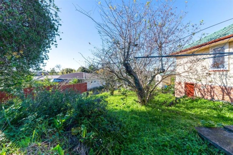 Photo of property in 7 Beaufield Lane, Te Atatu Peninsula, Auckland, 0610