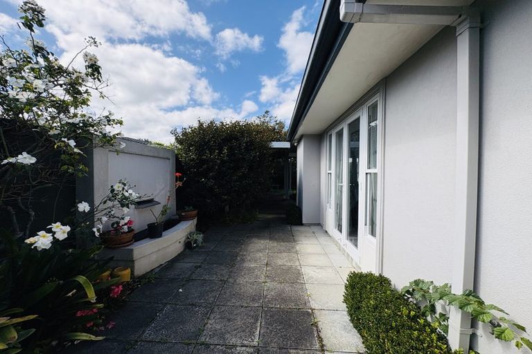 Photo of property in 6 Holly Court, Palmerston North, 4410