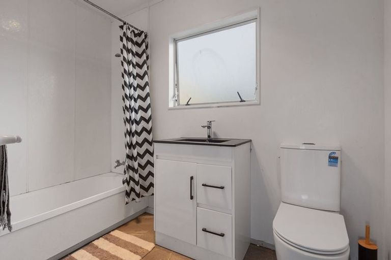 Photo of property in 2 Cable Bay Block Road, Cable Bay, 0420