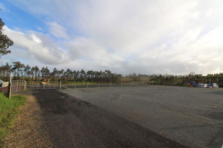 Photo of property in 1748 Dairy Flat Highway, Silverdale, 0992