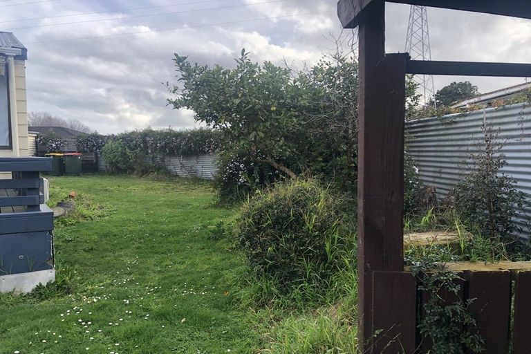 Photo of property in 13 Gloaming Place, Conifer Grove, Takanini, 2112