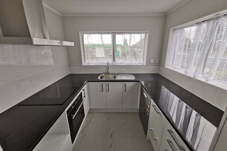 Photo of property in 1/320 Pakuranga Road, Pakuranga Heights, Auckland, 2010
