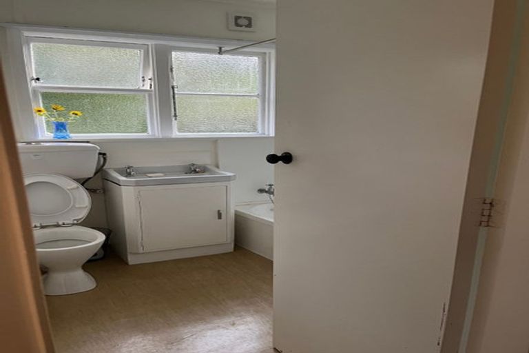 Photo of property in 28 Warwick Street, Wilton, Wellington, 6012