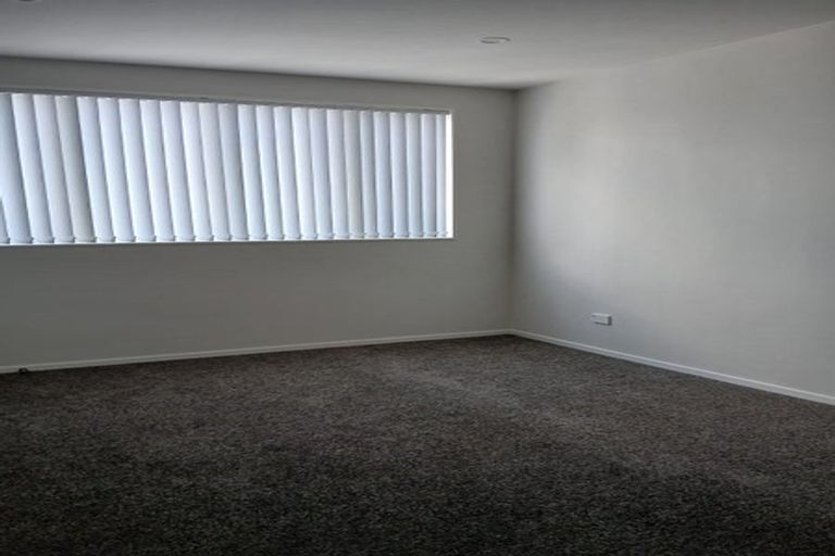 Photo of property in 44 Everglade Drive, Goodwood Heights, Auckland, 2105