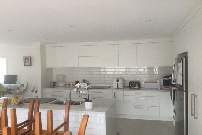 Photo of property in 35 Riverglade Parkway, Te Atatu South, Auckland, 0610