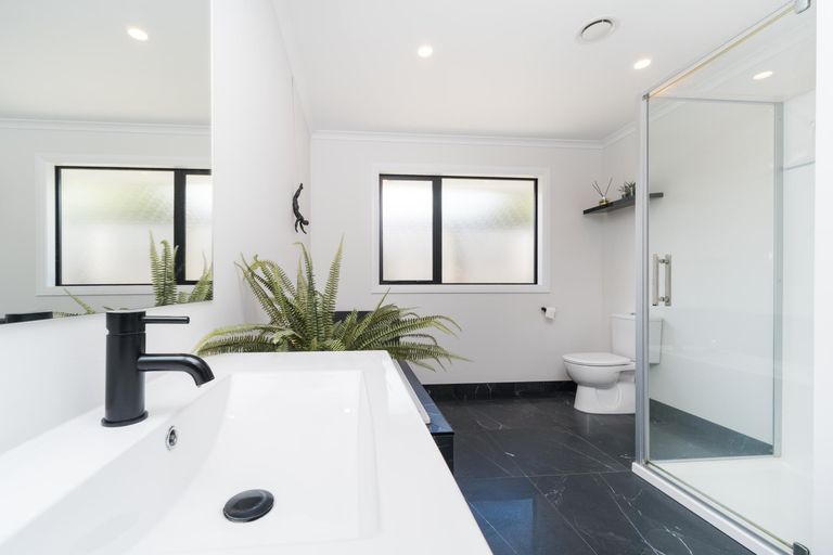 Photo of property in 6 Ngaio Street, West End, Palmerston North, 4412