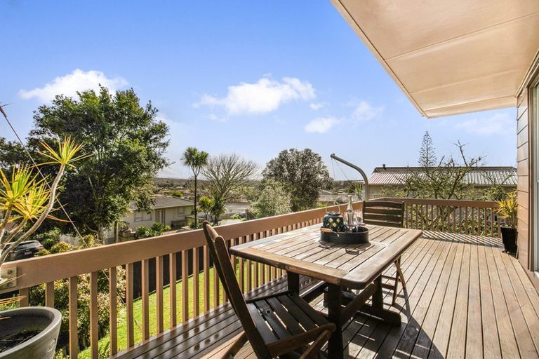 Photo of property in 9 Seakens Way, Glen Eden, Auckland, 0602